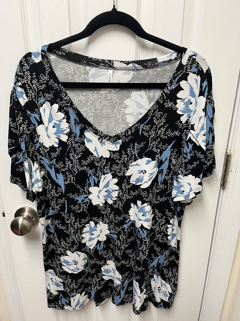 Black Floral V-Neck Short Sleeve Top with Blue & White Blooms